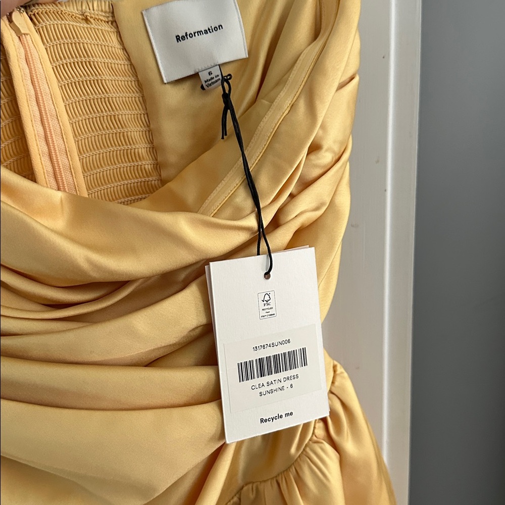 Reformation Clea Satin Dress Yellow - Size 6 - Picture 6 of 6